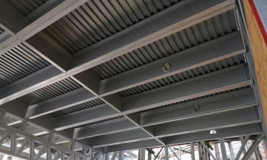 Sistema de vigas de piso de acero galvanizado